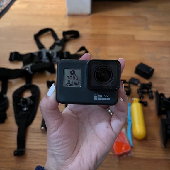 GoPro HERO7 Action Camera - Picture 9 of 11